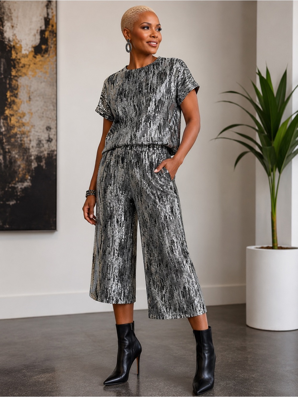 See and Be Seen 2-Piece Metallic Capri Set in Silver & Black - NWT - Large